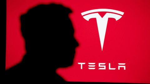 Το λογότυπο της Tesla/Φωτογραφία: Shutterstock