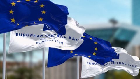 Σημαίες της ΕΚΤ και της ΕΕ