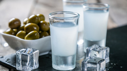 Ελληνικά αλκοολούχα ποτά: Πάνω από 100 εκατ. ευρώ οι εξαγωγές το 2023
