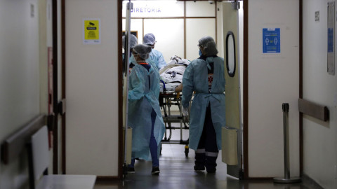 Γιατροί στα επείγοντα νοσοκομείου της Βραζιλίας