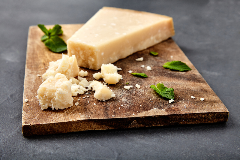 parmezana-kommati.jpg παρμεζάνα κομμάτι