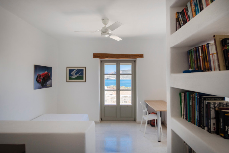 ypnodomataio-greece-sothebys-international-realty-paros-secret-cape.jpg ypnodomataio-greece-sothebys-international-realty-paros-secret-cape.jpg