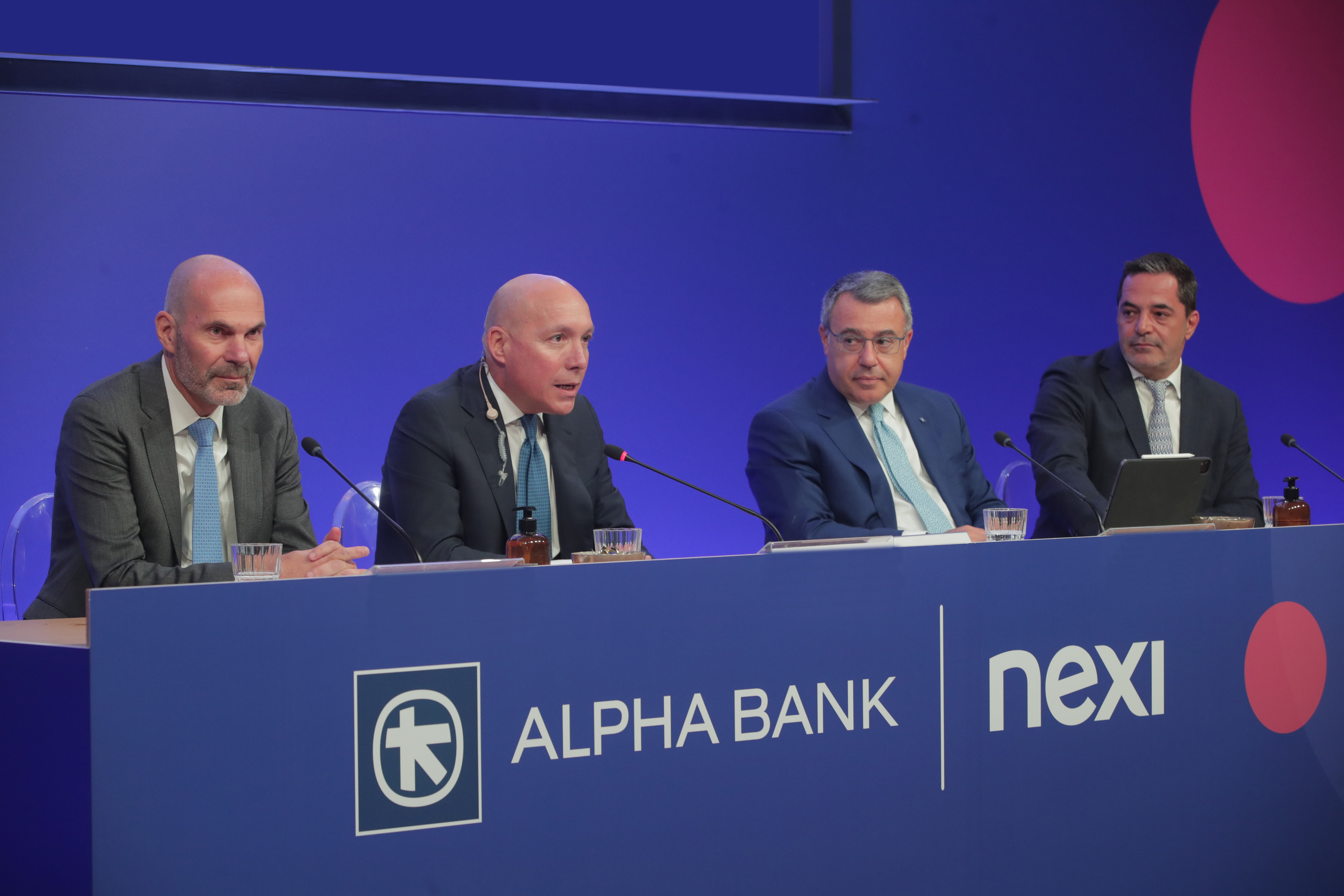 alpha_bank-nexi_press_conference_4.7.2022_2_1.jpg Διονύσης Γρηγοράτος, Paolo Bertoluzzo, Βασίλης Ψάλτης, Γιώργος Τερζής