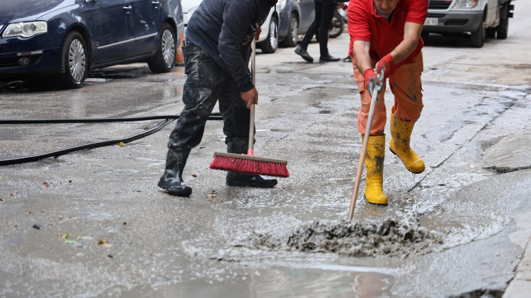 Υπερχείλιση υγρού τσιμέντου στην Κυψέλη / Φώτο: EUROKINISSI