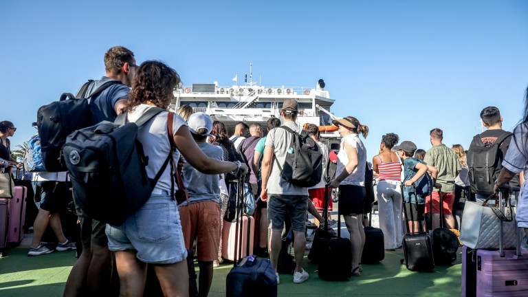 Κίνηση στο λιμάνι του Πειραιά