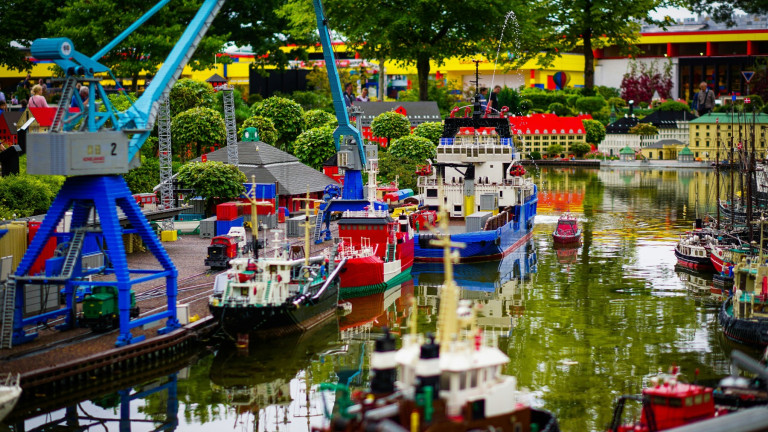 LEGO