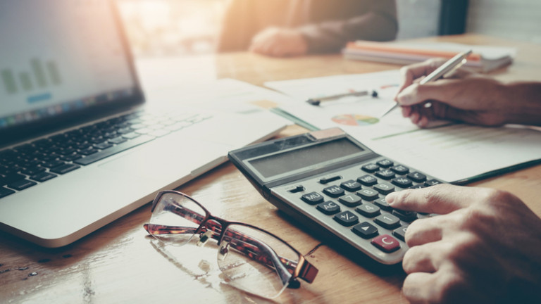 Νέα ρύθμιση 72 δόσεων: «Ανάσα» για 1,5 εκατομμύριο οφειλέτες -Τι αλλάζει με τις κατασχέσεις