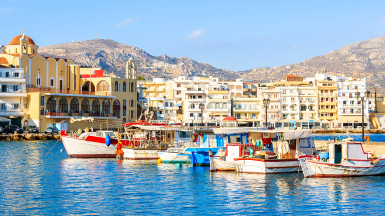 Η Ελλάδα στέφθηκε ο αγαπημένος κοντινός προορισμός των Βρετανών -Ποια χώρα άφησε πίσω της