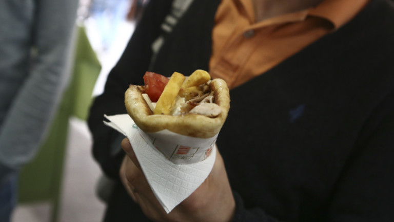 ένα σουβλάκι