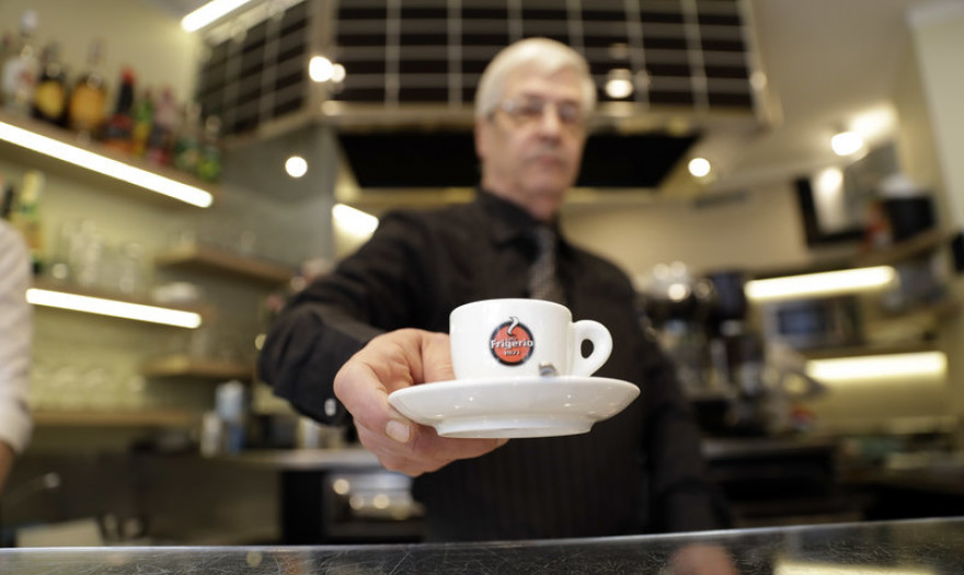 Î— ÎµÏ€Î¹Ï‡ÎµÎ¹ÏÎ·Î¼Î±Ï„Î¹ÎºÏŒÏ„Î·Ï„Î± ÎºÏŒÎ»Î»Î·ÏƒÎµ ÏƒÎµ... ÎºÎ±Ï†Î­ ÎºÎ±Î¹ ÏƒÎ¿Ï…Î²Î»Î¬ÎºÎ¹