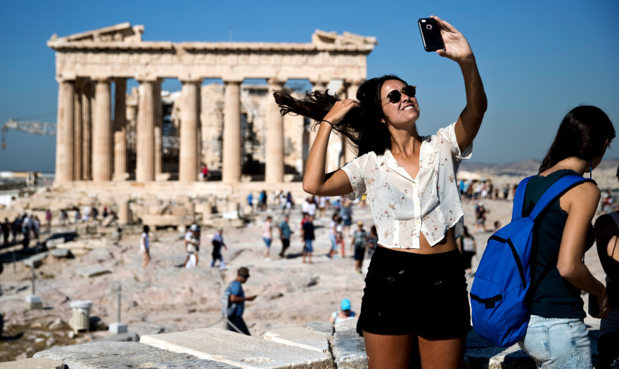 Τουρισμός: Έρχονται πολλοί αλλά ξοδεύουν λίγα