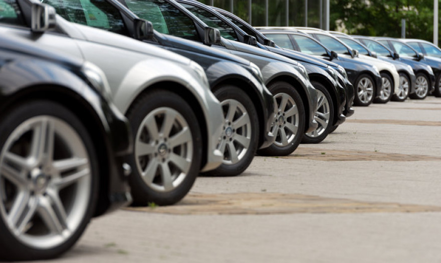 «Βουτιά» 8,6% στις ευρωπαϊκές πωλήσεις αυτοκινήτων
