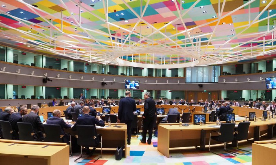 Βγαίνουν τα «μαχαίρια» στο Eurogroup -Με συστάσεις για συμμάζεμα προσέρχονται οι σκληροί του Βορρά