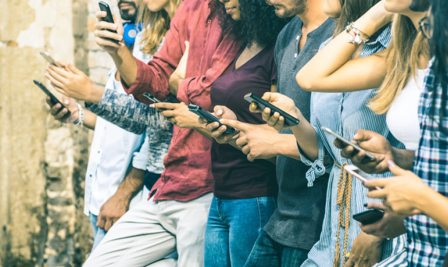 Smartphones: 2 στα 10 πωλούνται μέσω Internet