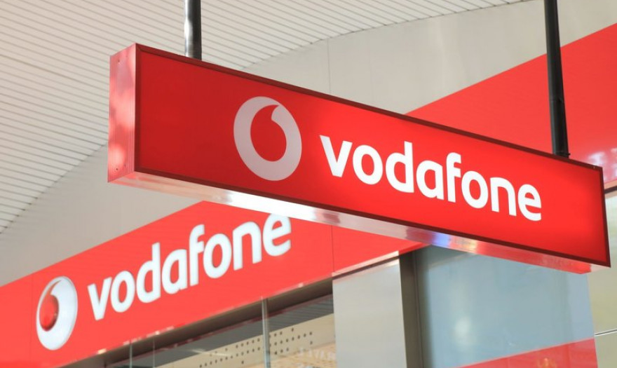 Ποδαρικό με περικοπές 11.000 θέσεων εργασίας έκανε η νέα CEO της Vodafone