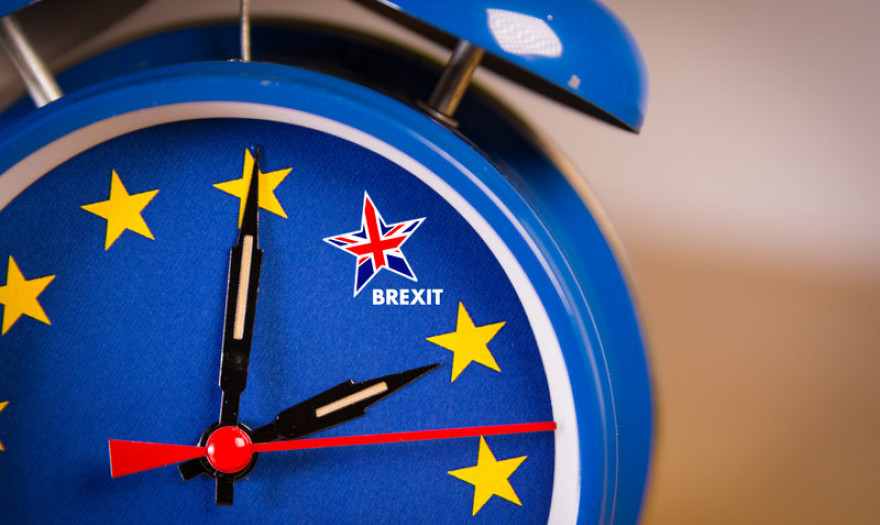 Bloomberg: Πλήγμα στον ελληνικό τουρισμό το άτακτο Brexit
