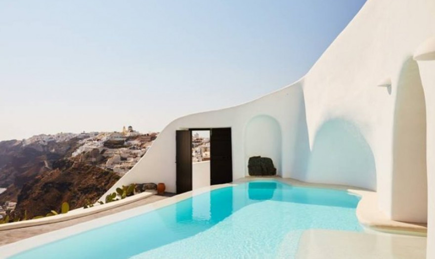 ÎœÎµÎ³Î¬Î»ÎµÏ‚ ÎµÏ€ÎµÎ½Î´ÏÏƒÎµÎ¹Ï‚ ÏƒÎµ Ï€Î¿Î»Ï…Ï„ÎµÎ»Î® Î¾ÎµÎ½Î¿Î´Î¿Ï‡ÎµÎ¯Î±!