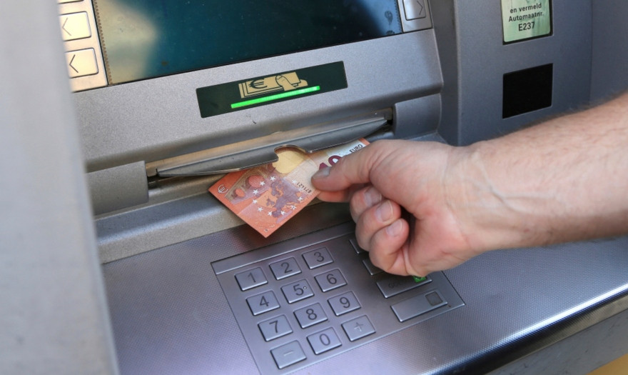 Î¤Î± ATM Î¸Î± Î¼Î±Ï‚ Ï‡ÏÎµÏŽÎ½Î¿Ï…Î½ Î³Î¹Î± Î±Î½Î±Î»Î®ÏˆÎµÎ¹Ï‚ Î¼ÎµÏ„ÏÎ·Ï„ÏŽÎ½