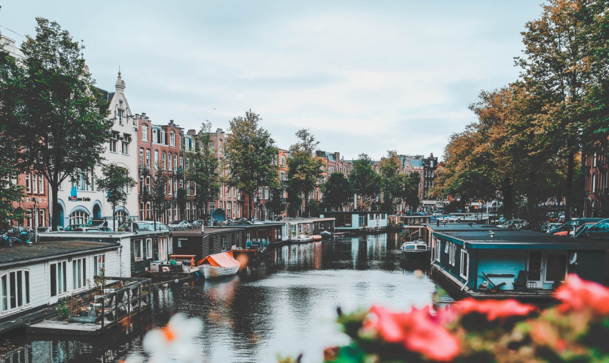 Οι 10 καλύτερες χώρες για δουλειά στο εξωτερικό 