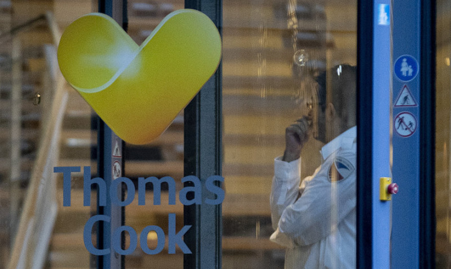 Thomas Cook: 50.000 εγκλωβισμένοι τουρίστες στην Ελλάδα