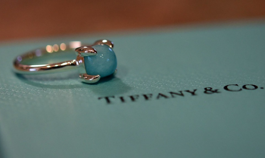 Bloomberg: Ο γαλλικός οίκος LVMH σε συζητήσεις για την εξαγορά του Tiffany