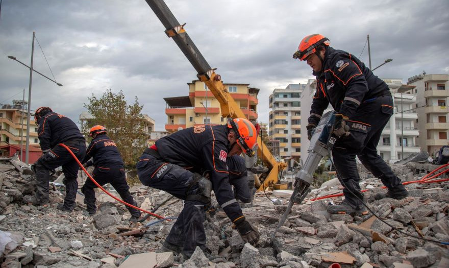 Σεισμός στην Αλβανία: 47 νεκροί ενώ η γη τρέμει ακόμη