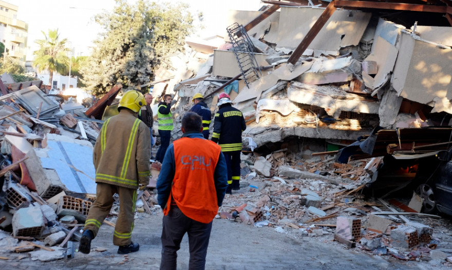 Σεισμός στην Αλβανία: Νεκροί, τραυματίες, μεγάλες καταστροφές
