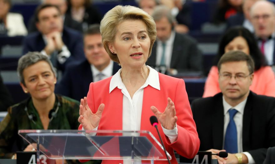 Φον ντερ Λάιεν: Ζητεί μεταρρύθμιση του συστήματος χορήγησης ασύλου