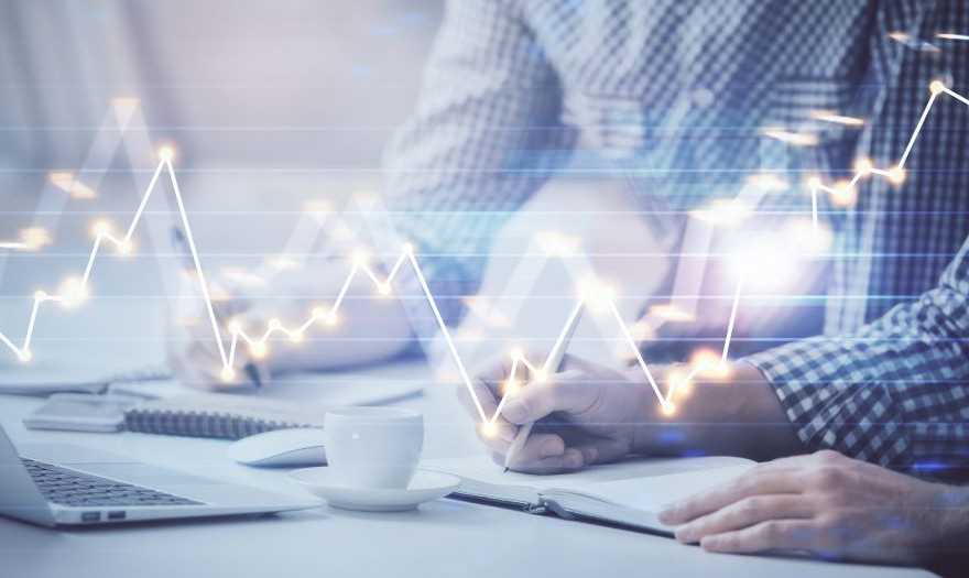 PwC: Ποιες επιχειρήσεις αποδίδουν καλύτερα υπό πίεση