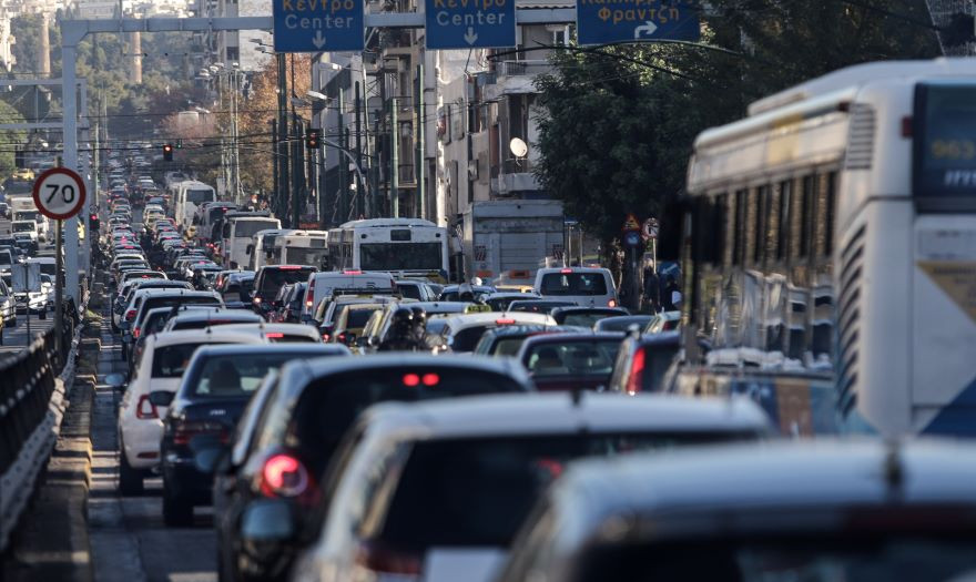 Σε απεργιακό κλοιό η χώρα - Χωρίς ΜΜΜ η πρωτεύουσα