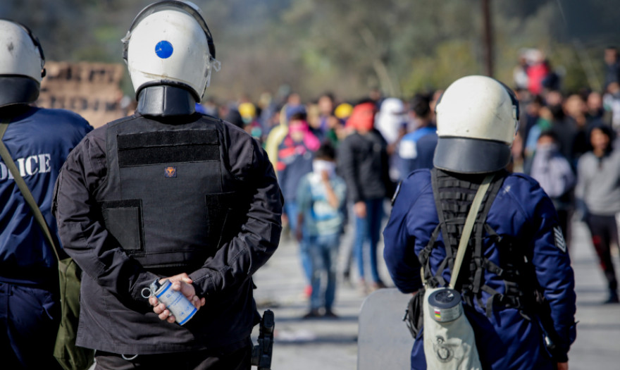 Μεταναστευτικό: Σφοδρή αντιπαράθεση κυβέρνησης και ΣΥΡΙΖΑ 