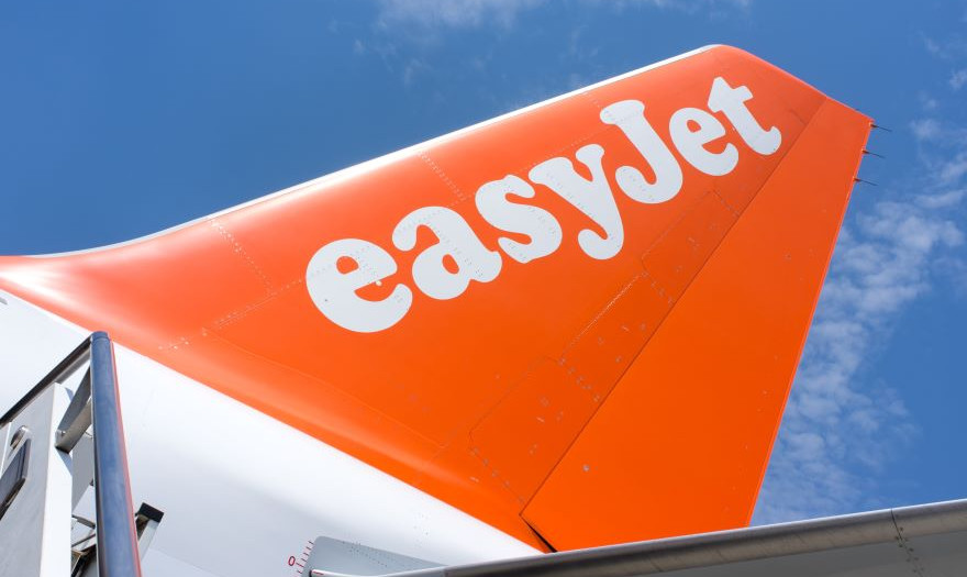 Η easyJet μειώνει το προσωπικό της κατά 30%