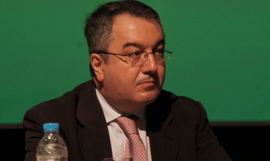 Μόσιαλος: Τι ξέρουμε για το εμβόλιο της AstraZeneca και τις θρομβώσεις