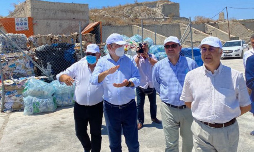 Χατζηδάκης: Έως το 2022 κλείνουν όλες οι χωματερές σε Κυκλάδες-Δωδεκάνησα