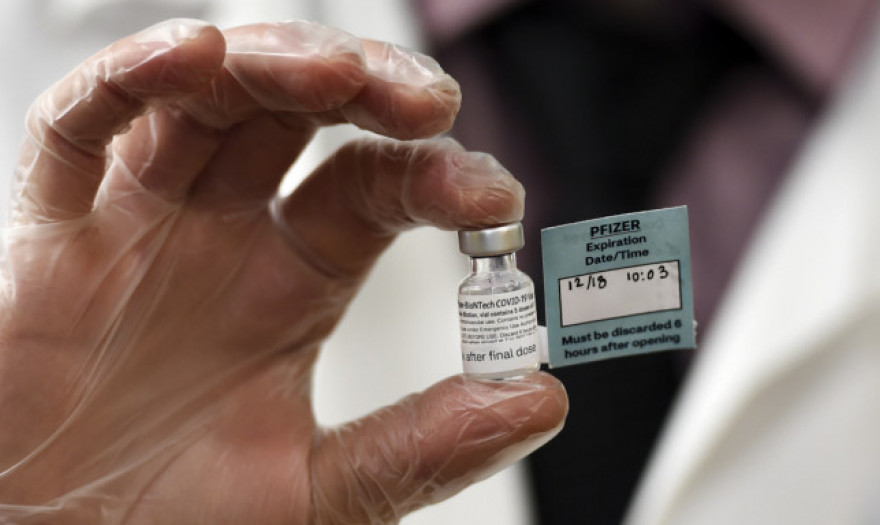 Κομισιόν: Εξασφάλισε επιπλέον 300 εκατ. δόσεις του εμβολίου Pfizer