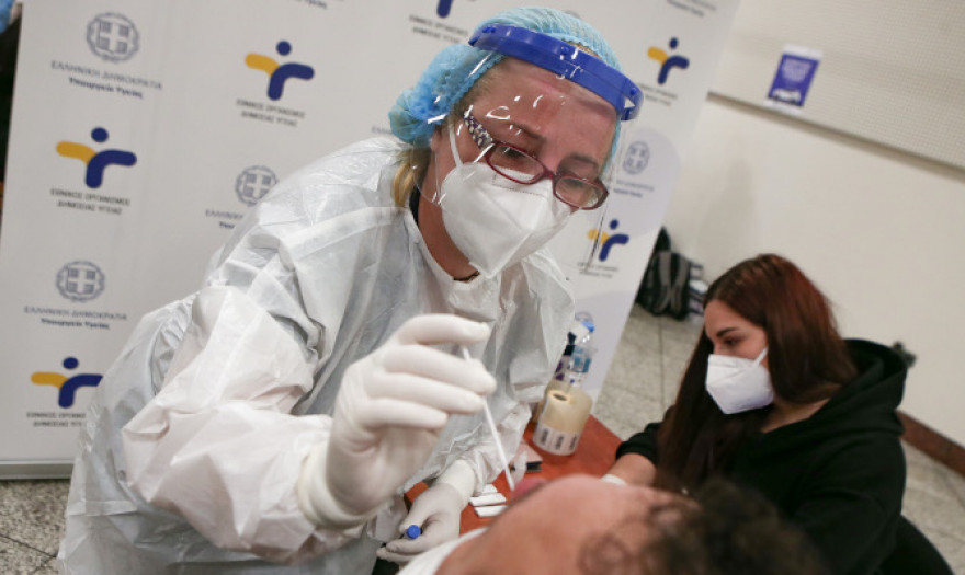 Κορωνοϊός: Στα 18.297 τα νέα κρούσματα - 28 οι θάνατοι, 98 οι διασωληνωμένοι
