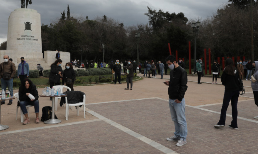 Κορωνοϊός: Εκατοντάδες rapid tests διενεργήθηκαν σήμερα στο Πεδίο του Άρεως και στο Πάρκο Τρίτση