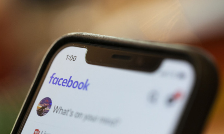 Σε «προβληματική αλλαγή ρυθμίσεων» οφειλόταν η πτώση του Facebook 