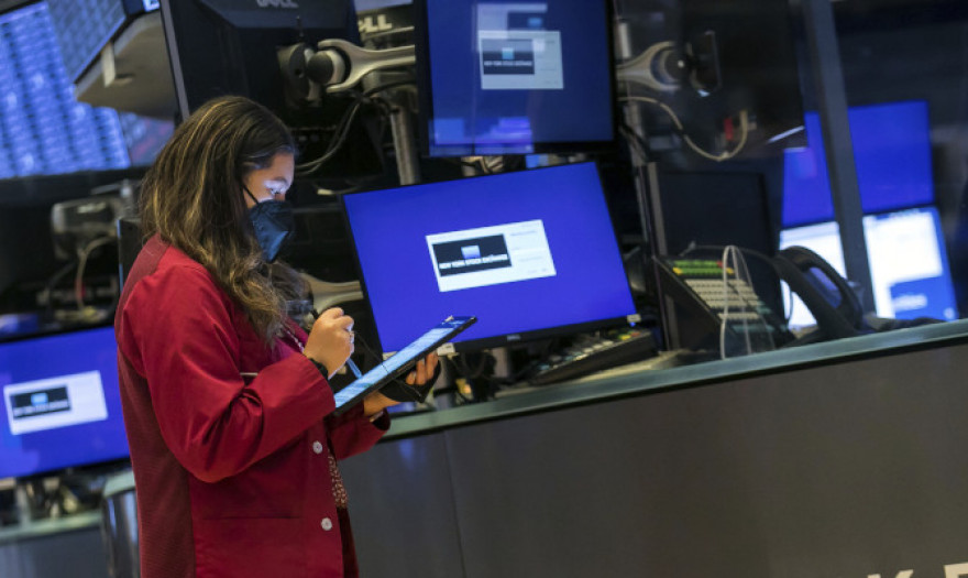 Τα futures του Dow σημειώνουν πτώση 700 μονάδων μετά τη ρωσική επίθεση