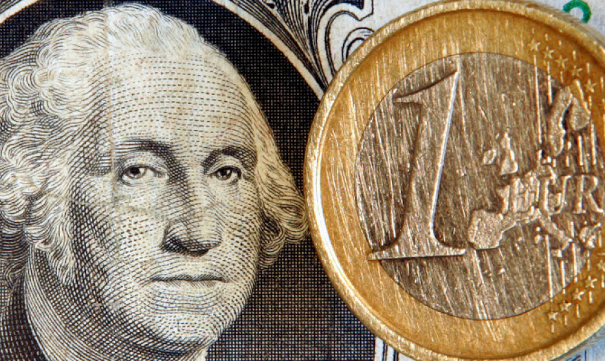 Συνάλλαγμα: Το ευρώ ενισχύεται 0,07%, στα 1,0709 δολάρια
