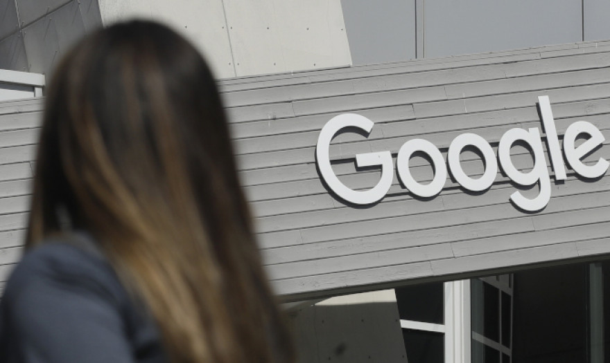 Η μητρική της Google θα απολύσει 12.000 υπαλλήλους