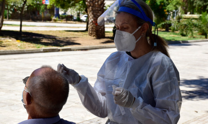 Κορωνοϊός: 9.288 τα κρούσματα σήμερα, 15 νέοι θάνατοι και 103 οι διασωληνωμένοι