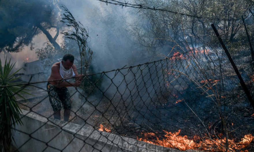 Βασιλακόπουλος για πυρκαγιές: Τα ανησυχητικά συμπτώματα αν εισπνεύσουμε τοξικό νέφος