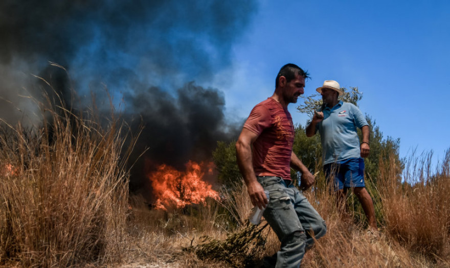 Φωτιές σε Κερατέα και Βίλια -Συναγερμός στην Πυροσβεστική