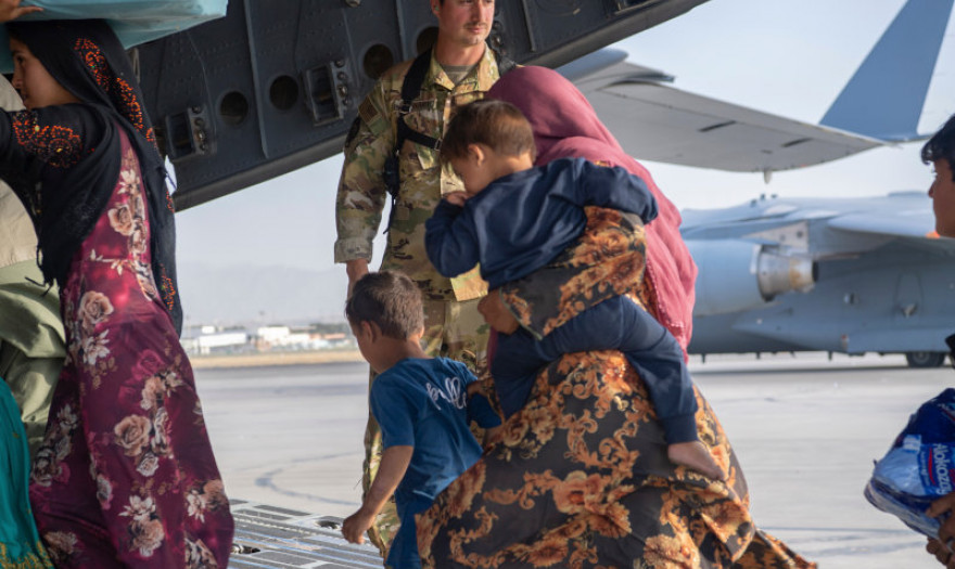 Βρετανία: «Αξιόπιστες πληροφορίες» για επικείμενη επίθεση αυτοκτονίας στο αεροδρόμιο της Καμπούλ