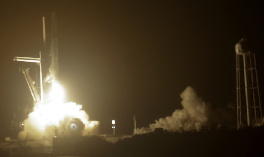 Πύραυλος της SpaceX με 4 αστροναύτες απογειώθηκε για να τους μεταφέρει στον Διεθνή Διαστημικό Σταθμό