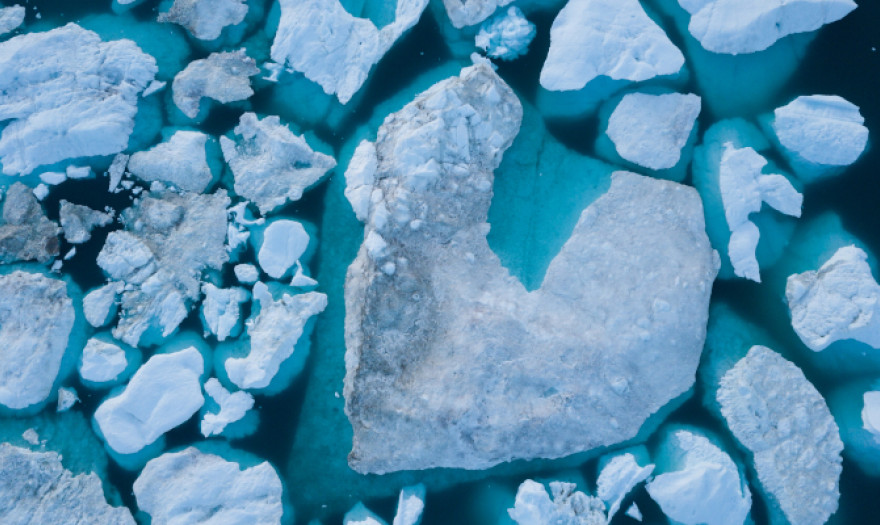 Έρευνα: Η τήξη των πάγων στη Γροιλανδία μπορεί να αυξήσει τον κίνδυνο πλημμυρών