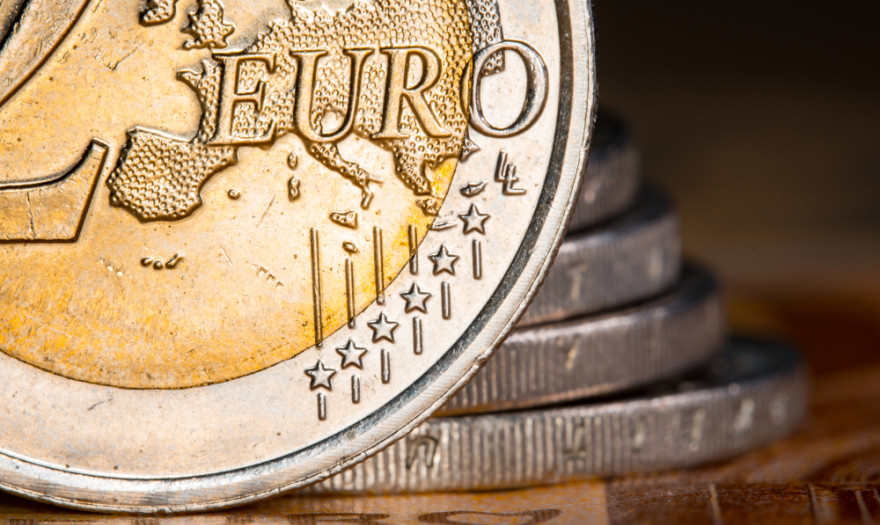 Συνάλλαγμα: Το ευρώ ενισχύεται 0,08%, στα 1,0665 δολάρια