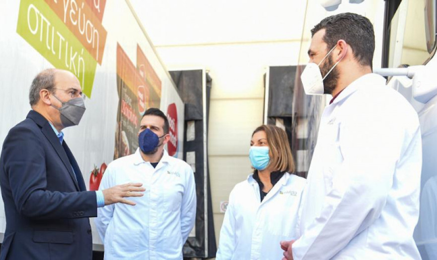  Χατζηδάκης: Ξεκίνησαν τα προγράμματα που θα δημιουργήσουν φέτος 86.000 νέες δουλειές μέσω ΟΑΕΔ