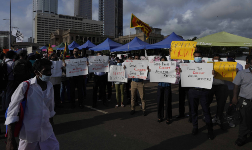 Σρι Λάνκα: Συνεχίζονται οι διαδηλώσεις για τις αυξήσεις των τιμών των καυσίμων